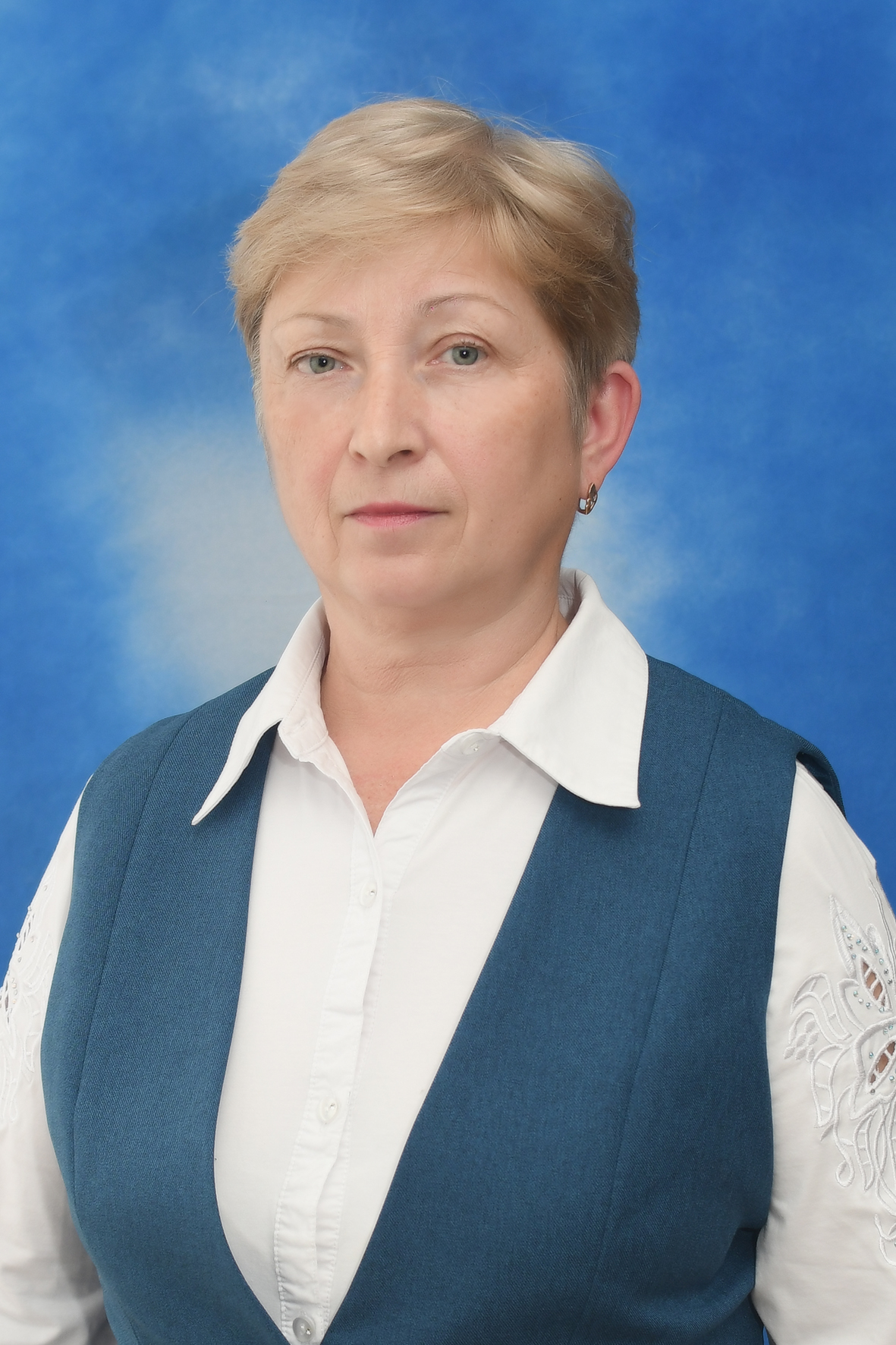 Музыкальный руководитель: Теньгаева Наталья Евгеньевна- высшее образование, педагог-эксперт